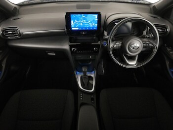 Used Toyota Yaris Cross 2023 for sale - 77767769: Photo