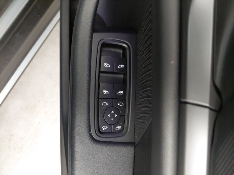 Used Porsche Taycan 2021 for sale - 77817301: Photo 12