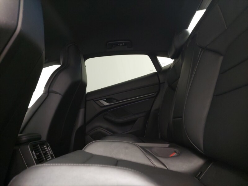 Used Porsche Taycan 2021 for sale - 77817301: Photo 6