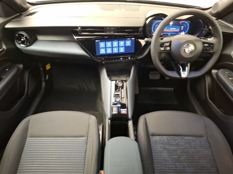 Used Alfa Romeo Junior 2025 for sale - 76483425: Photo 2