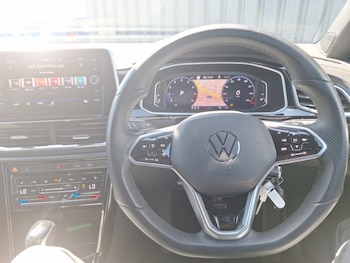 Used Volkswagen T-Roc 2022 for sale - 75599332: Photo