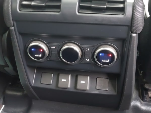 Used Land Rover Defender 2023 for sale - 76182923: Photo 10