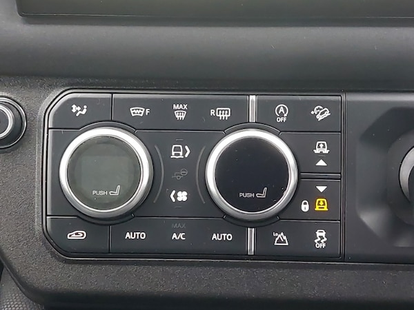 Used Land Rover Defender 2023 for sale - 76182923: Photo 11