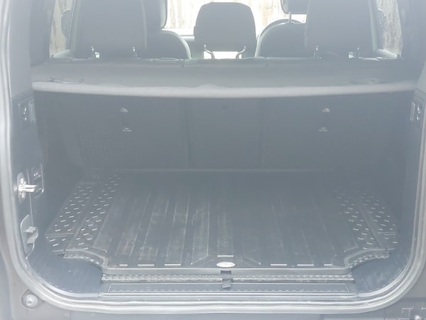 Used Land Rover Defender 2023 for sale - 76182923: Photo 8