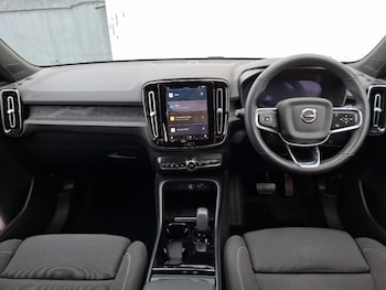 Used Volvo XC40 2022 for sale - 76343058: Photo 2