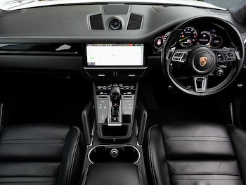 Used Porsche Cayenne 2020 for sale - 76600427: Photo