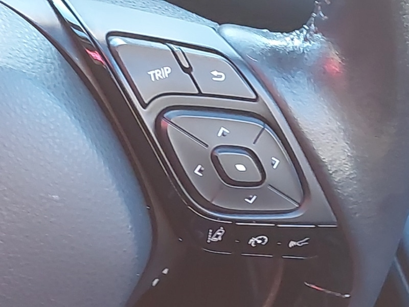 Used Toyota C-HR 2021 for sale - 76838827: Photo 12