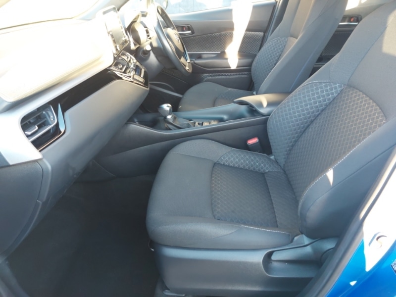 Used Toyota C-HR 2021 for sale - 76838827: Photo 5