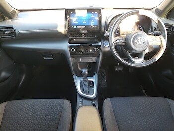 Used Toyota Yaris Cross 2022 for sale - 77400357: Photo