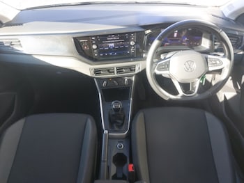 Used Volkswagen Polo 2023 for sale - 76237725: Photo 2
