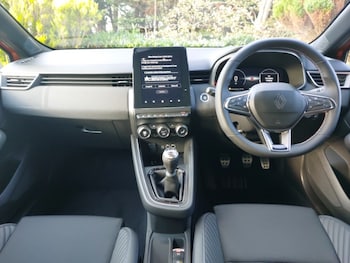 Used Renault Clio 2025 for sale - 76225561: Photo 2