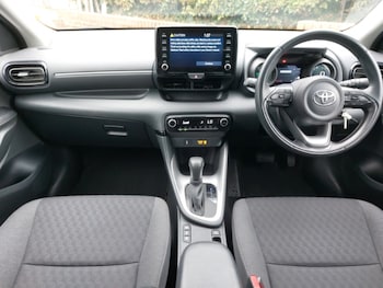 Used Toyota Yaris 2021 for sale - 76135518: Photo 2
