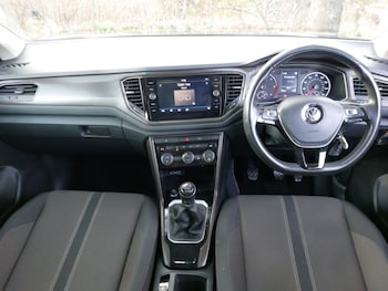 Used Volkswagen T-Roc 2019 for sale - 76764590: Photo