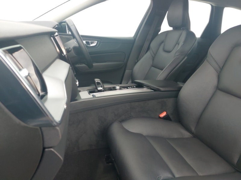 Used Volvo XC60 2023 for sale - 76456493: Photo 5