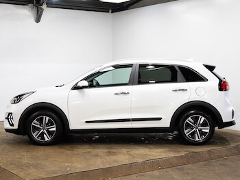 Used Kia Niro 2020 for sale - 76942110: Photo