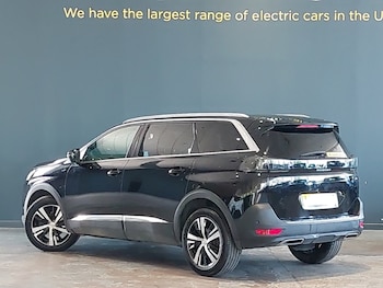 Used Peugeot 5008 2023 for sale - 79342880: Photo