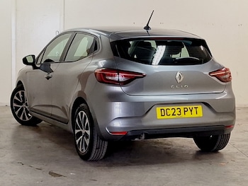 Used Renault Clio 2023 for sale - 79505341: Photo