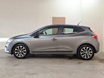 Used Renault Clio 2023 for sale - 79505341: Photo