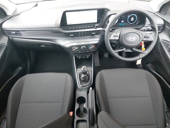 Used Hyundai KONA 2025 for sale - 76272665: Photo 2