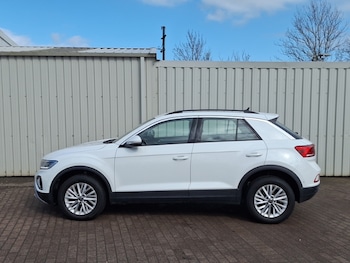 Used Volkswagen T-Roc 2023 for sale - 78152125: Photo