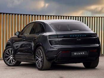 Used Porsche Macan 2025 for sale - 77624501: Photo