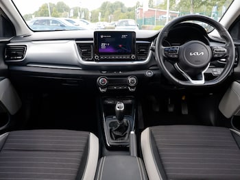 Used Kia Stonic 2022 for sale - 75701767: Photo