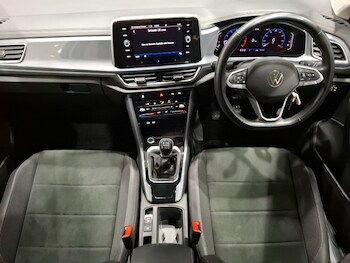 Used Volkswagen T-Roc 2024 for sale - 78872924: Photo