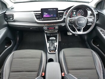 Used Kia Stonic 2023 for sale - 76475676: Photo