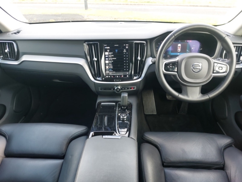 Used Volvo V60 2022 for sale - 76682770: Photo 2