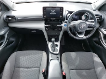 Used Toyota Yaris Cross 2022 for sale - 76107768: Photo 2