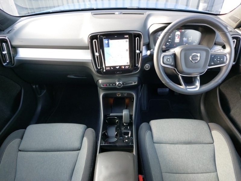 Used Volvo XC40 2023 for sale - 77405875: Photo 2