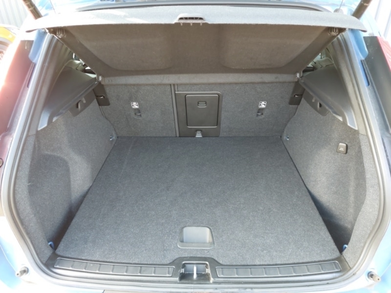 Used Volvo XC40 2023 for sale - 77405875: Photo 8