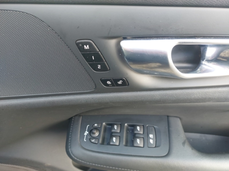 Used Volvo V60 2022 for sale - 76764612: Photo 11