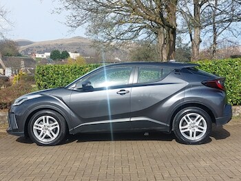 Used Toyota C-HR 2023 for sale - 78133328: Photo