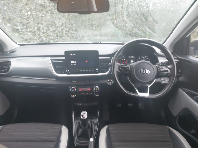 Used Kia Stonic 2020 for sale - 76446351: Photo 2