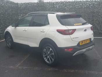 Used Kia Stonic 2020 for sale - 76446351: Photo