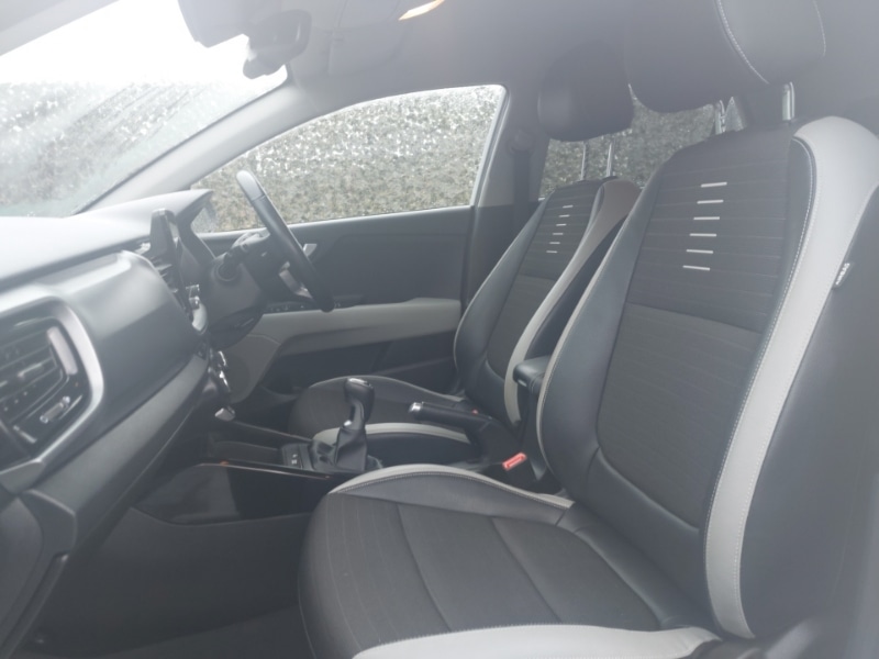 Used Kia Stonic 2020 for sale - 76446351: Photo 5