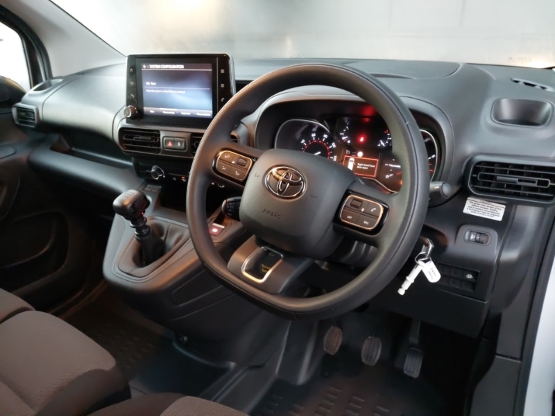 Used Toyota ProAce 2022 for sale - 76799838: Photo 2