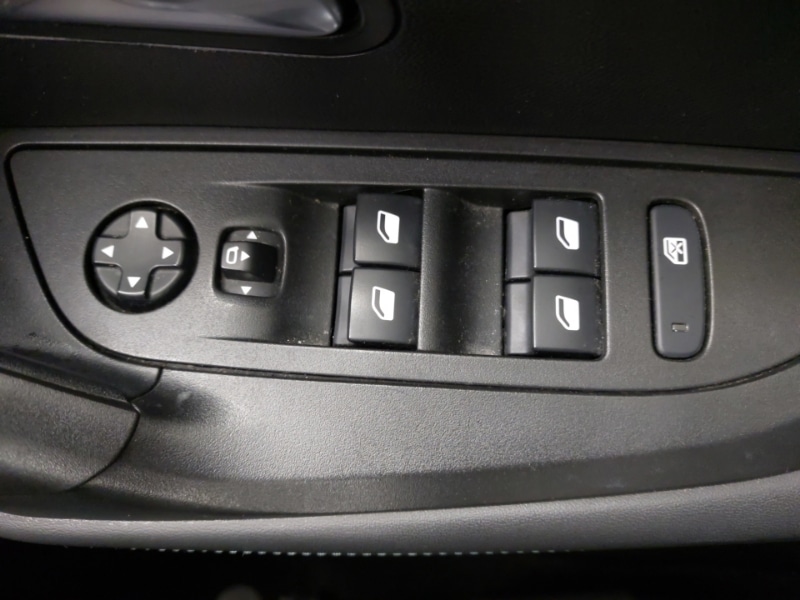 Used Peugeot 2008 2022 for sale - 76578612: Photo 12