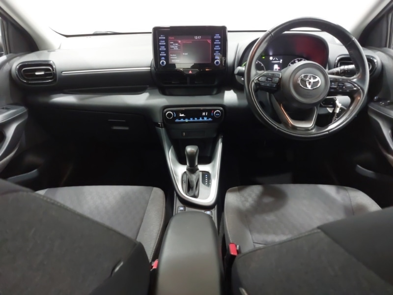 Used Toyota Yaris 2021 for sale - 76392793: Photo 2