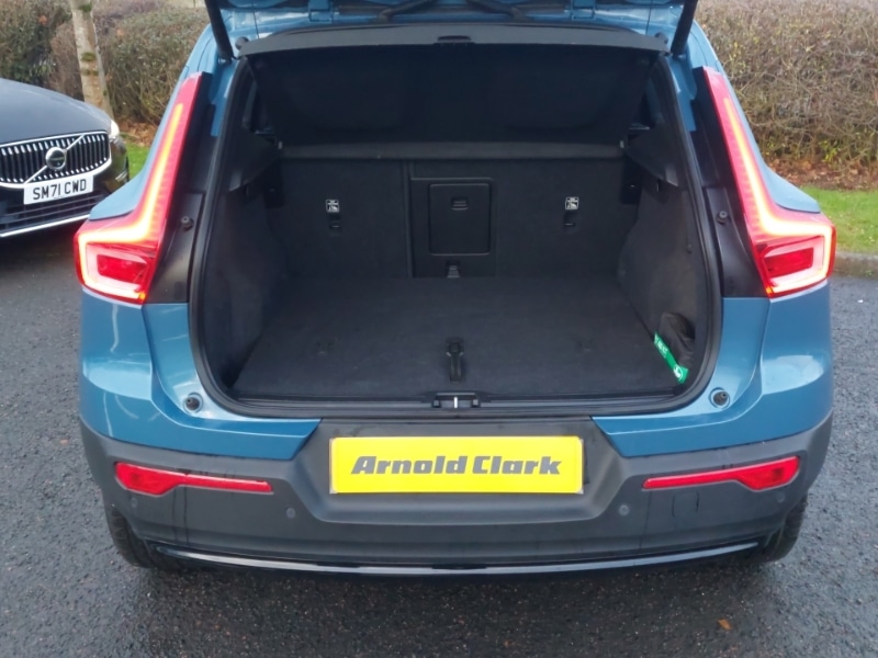 Used Volvo XC40 2023 for sale - 77142828: Photo 8