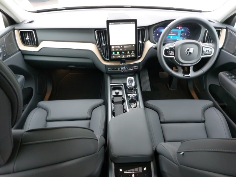 Used Volvo XC60 2025 for sale - 77954886: Photo 2