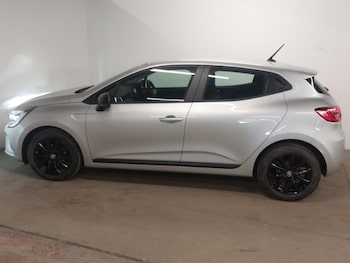 Used Renault Clio 2023 for sale - 78356019: Photo