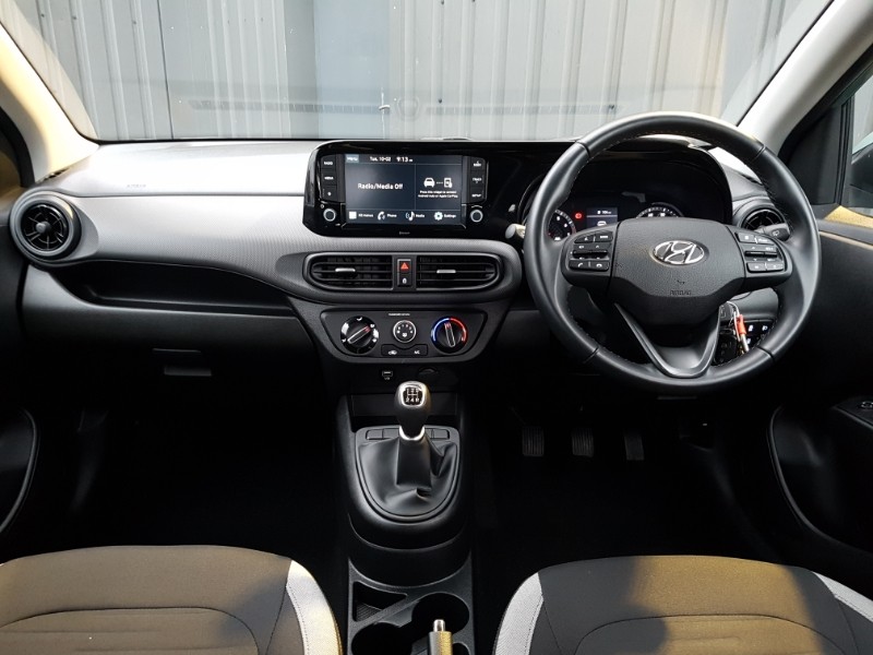 Used Hyundai i10 2023 for sale - 77522894: Photo 2