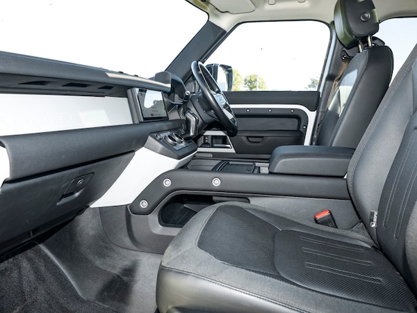 Used Land Rover Defender 2020 for sale - 76288777: Photo 5