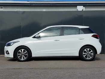 Used Hyundai i20 2020 for sale - 76145107: Photo 4