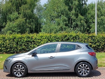 Used Renault Clio 2023 for sale - 79406354: Photo