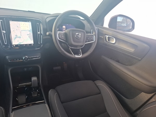 Used Volvo XC40 2023 for sale - 76305915: Photo 11