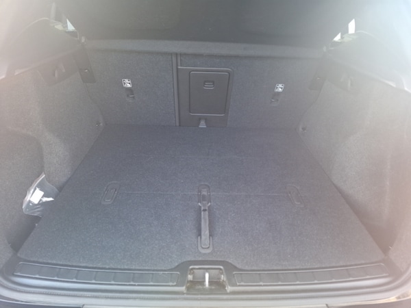 Used Volvo XC40 2023 for sale - 76305915: Photo 8