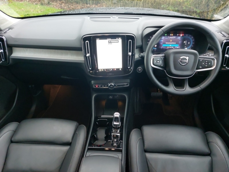 Used Volvo XC40 2024 for sale - 77420075: Photo 2